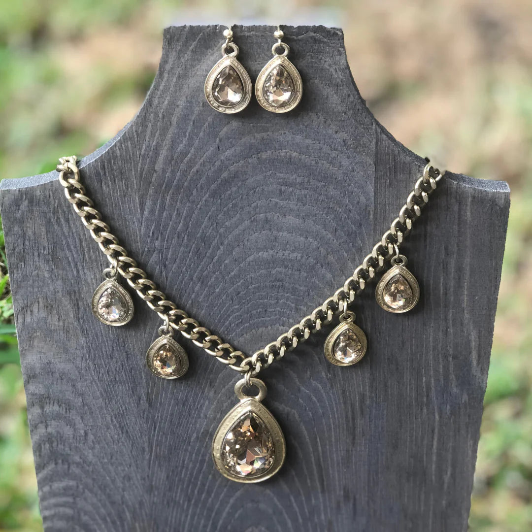 Women’s Minimalist Necklace