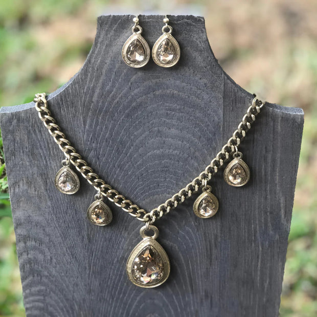Women’s Minimalist Necklace