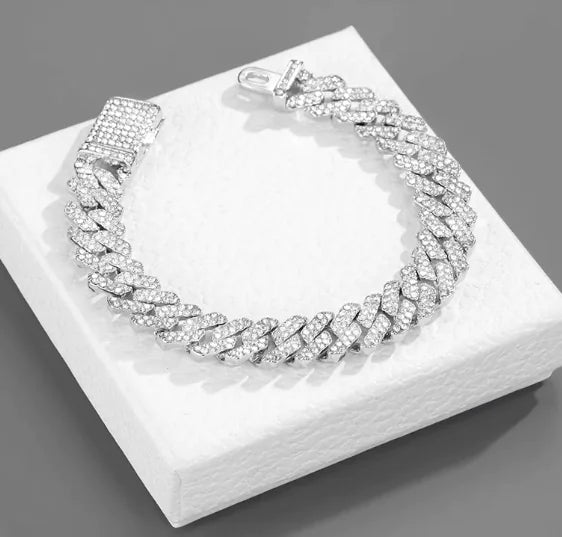 Diamond-Encrusted Design Necklace