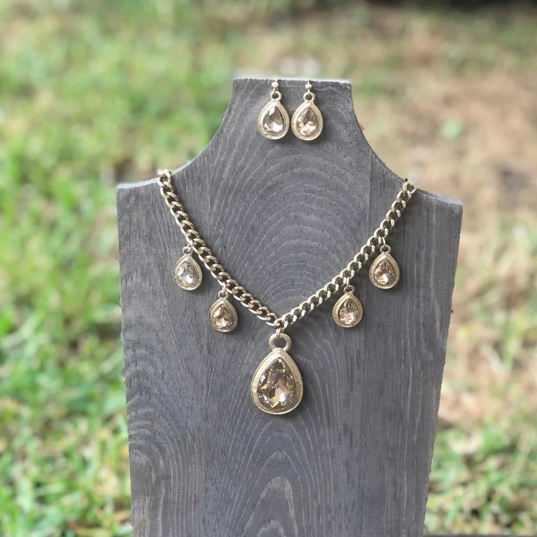 Women’s Minimalist Necklace