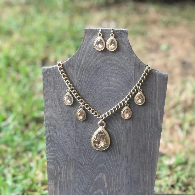 Women’s Minimalist Necklace